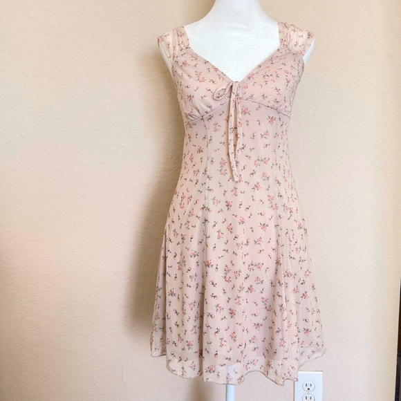 No Comment Dresses & Skirts - Blush Pink Floral Tie-Front Mini Dress